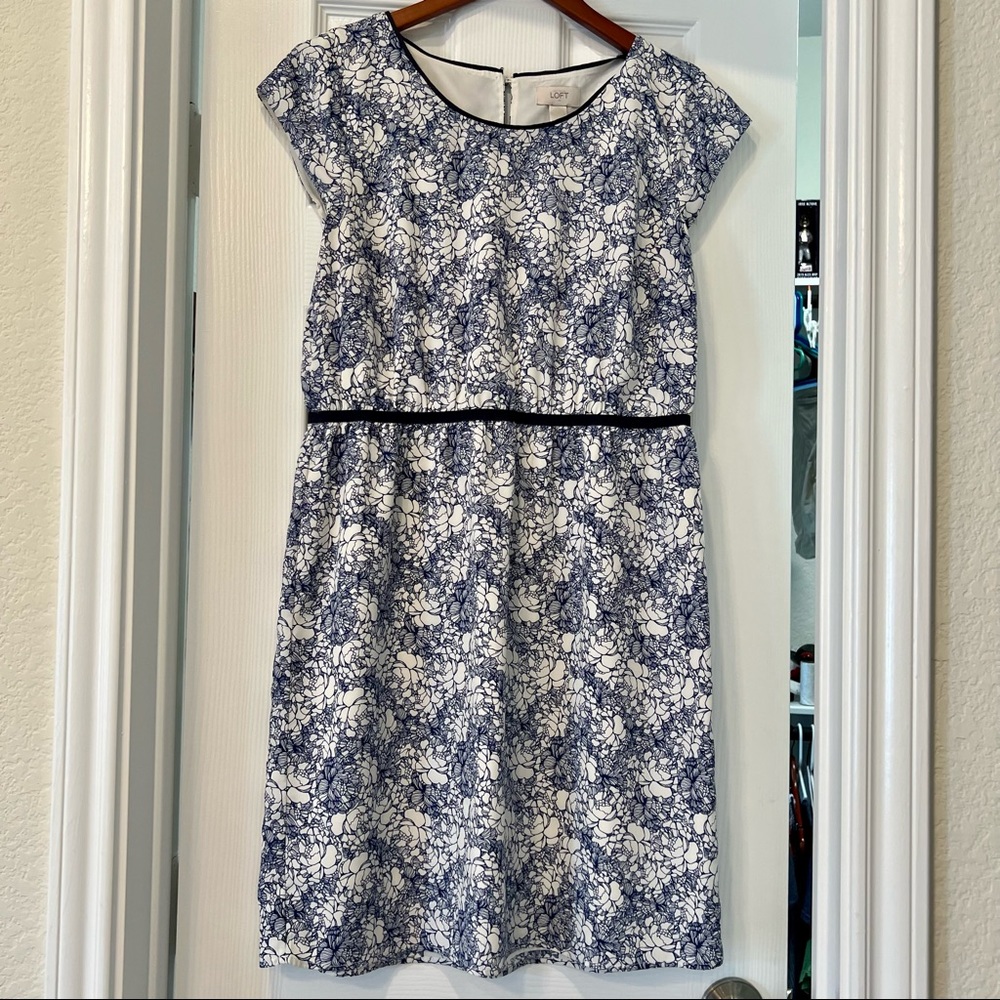 Loft Outlet cap-sleeves blue and white dress - size 8